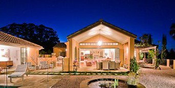 Araucaria Guest House - Tourism Caloundra 1