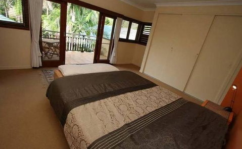 Abbies Beach House - Tourism Caloundra 3