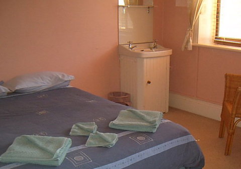 The Grand Guesthouse - Tourism Caloundra 1