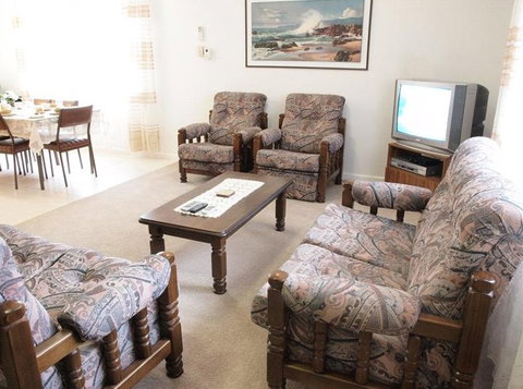 Capon Cottage - Tourism Caloundra 2