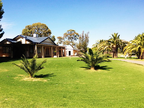 Curlwaa Caravan Park - Tourism Caloundra 0