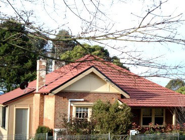 Batlow House - Tourism Caloundra 0