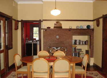 Batlow House - Tourism Caloundra 3