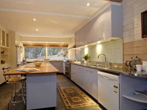 Silvertop Snowy Mountains Retreat - Tourism Caloundra 2