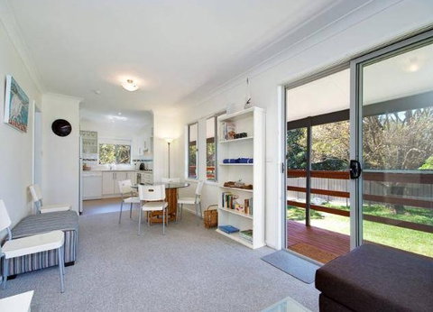 Beach House Fingal Bay - Tourism Caloundra 3