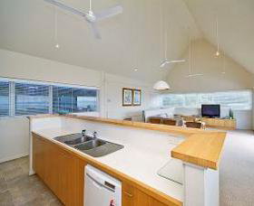 Crows Nest - Nelson Bay - Tourism Caloundra 2