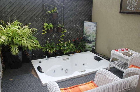 Nelson Bay Bed And Breakfast - Tourism Caloundra 3