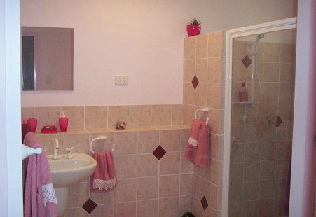 Azalea Cottage - Tourism Caloundra 1