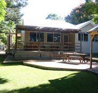 Pine Cottage - Tourism Caloundra