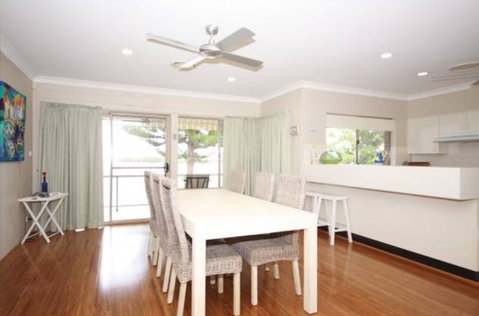 Sunset Boulevarde 12 - Tourism Caloundra 3