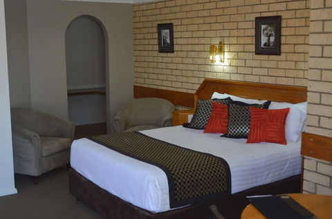 Hilltops Retreat Motor Inn - Tourism Caloundra 4