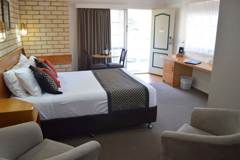 Hilltops Retreat Motor Inn - Tourism Caloundra 5