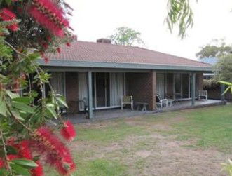 Murray Lodge Holiday Units - Tourism Caloundra 0