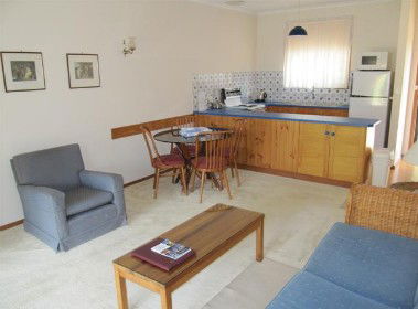 Murray Lodge Holiday Units - Tourism Caloundra 3