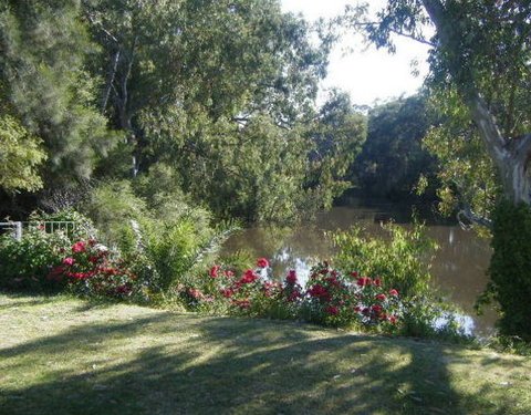 Bidgee Bankside Cottage - Tourism Caloundra 0