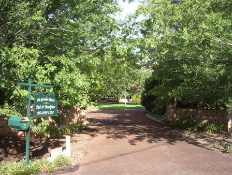 The Garden Room Bed And Breakfast - Tourism Caloundra 0