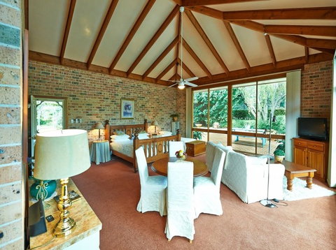 The Garden Room Bed And Breakfast - Tourism Caloundra 2