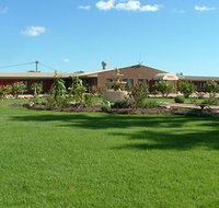 Newell Motor Inn - Tourism Caloundra