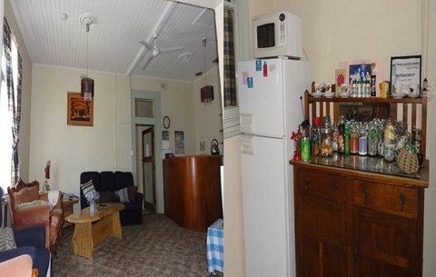Patchwork Inn B & B - Tourism Caloundra 3