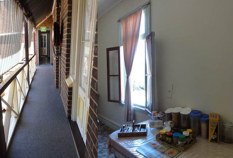 Patchwork Inn B & B - Tourism Caloundra 4