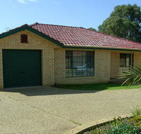 Chambers Place Villa - Tourism Caloundra