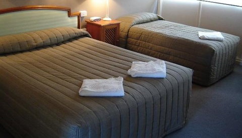 City Centre Motor Inn - Tourism Caloundra 0