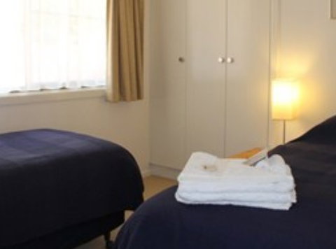 Cherry Tree Guesthouse - Tourism Caloundra 0