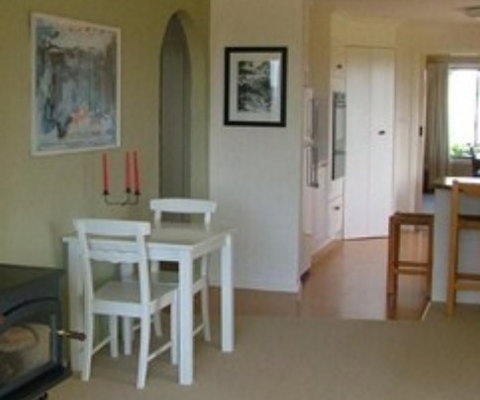 Cherry Tree Guesthouse - Tourism Caloundra 2