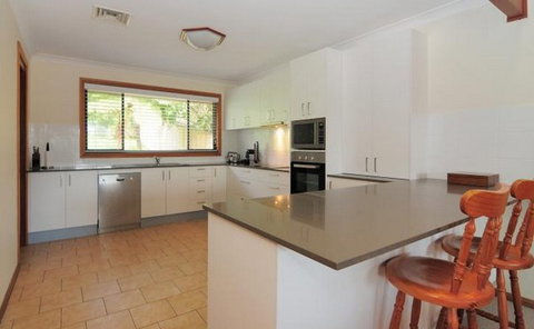 Baileys, Gerringong - Tourism Caloundra 0