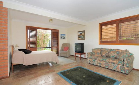 Baileys, Gerringong - Tourism Caloundra 2