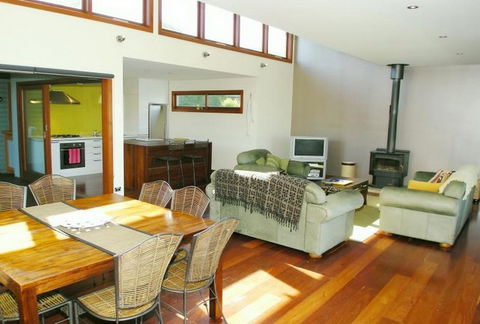 Carmelone Gerroa - Tourism Caloundra 1