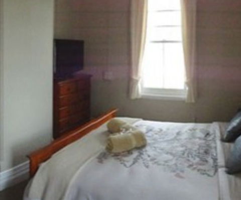 B And B On Bettington - Tourism Caloundra 4