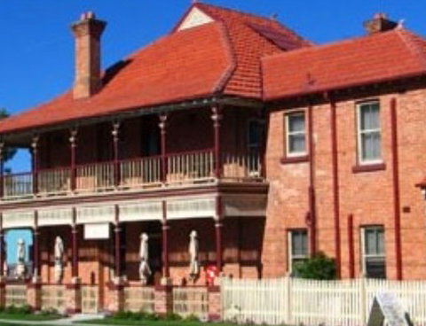 CBC Bed And Breakfast And Cafe - Tourism Caloundra 3
