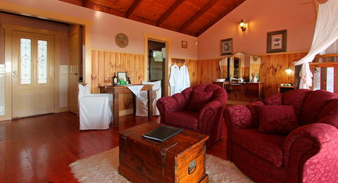 A Settlers Cottage - Tourism Caloundra 1