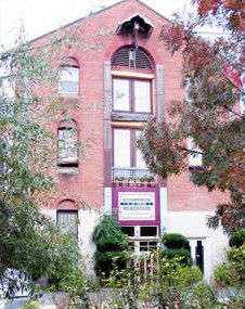 Accommodation In An Historic Warehouse - Tourism Caloundra 4