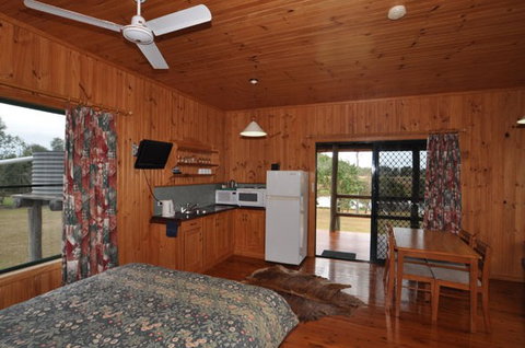 Henderson Park Farm Retreat - Tourism Caloundra 4