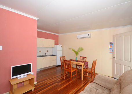 Ned Kellys Motel - Tourism Caloundra 1