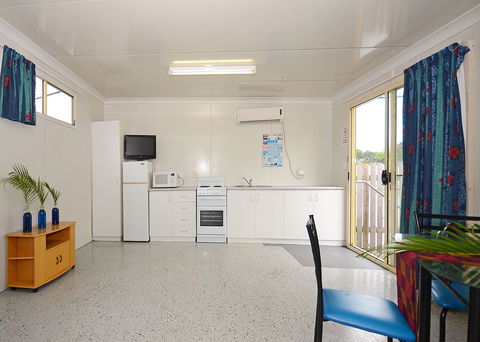 Ned Kellys Motel - Tourism Caloundra 3