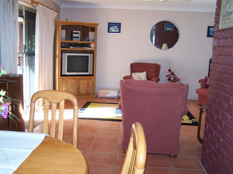 Annesley Haus At The Bay - Tourism Caloundra 2