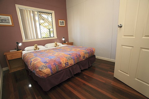 The Friendly Hostel - Tourism Caloundra 0