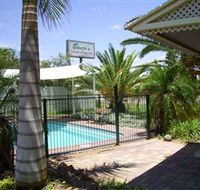 Banjos Overnight  Holiday Units - Tourism Caloundra