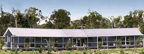 Rovers Rest Guesthouse And Studio Units - Tourism Caloundra 2