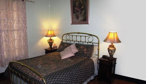Pitstop Lodge Guesthouse And Bed And Breakfast - Tourism Caloundra 1