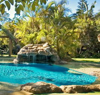 Straddie Bungalows - Tourism Caloundra