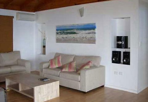 Amity Shaws - Tourism Caloundra 3