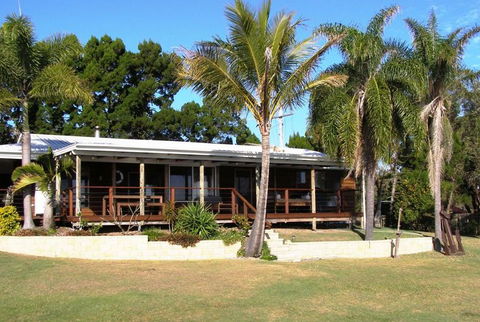 Amity Shaws - Tourism Caloundra 5
