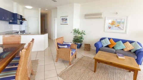 Whalewatch Ocean Beach Resort - Tourism Caloundra 2