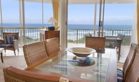 Whalewatch Ocean Beach Resort - Tourism Caloundra 4