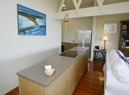 Claytons On Cylinder Beach Front Apartments - Tourism Caloundra 3