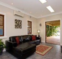 Swan Inn Bed and Breakfast - Tourism Caloundra